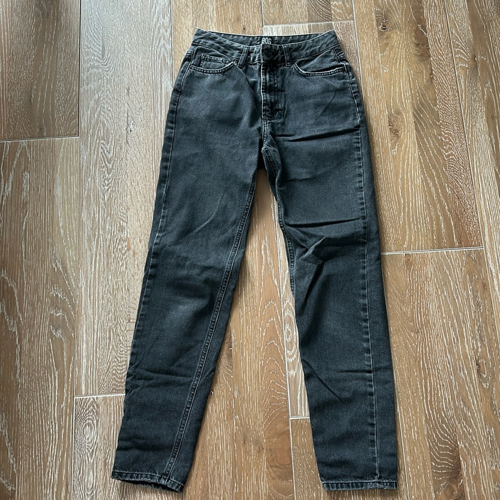 BOG Urban Outfitters Black Mom Jean Size 25